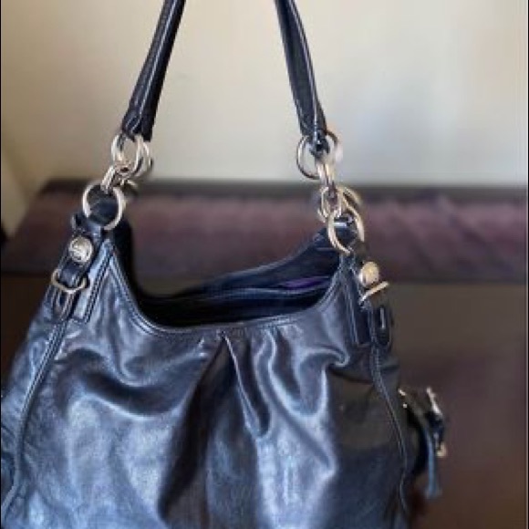 EUC Coach Madison Maggie Leather Hobo Shoulder Bag Black -soft black leather - Picture 1 of 9